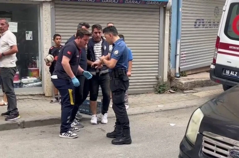 Bursa’da ihbara giden polise köpekle saldırdı : 2 polis yaralandı
