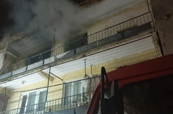 Bursa’da korkutan yangın: Daire kullanılamaz hale geldi