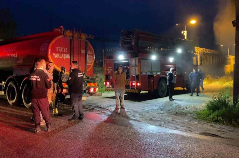 Bursa’da menteşe imalathanesinde yangın