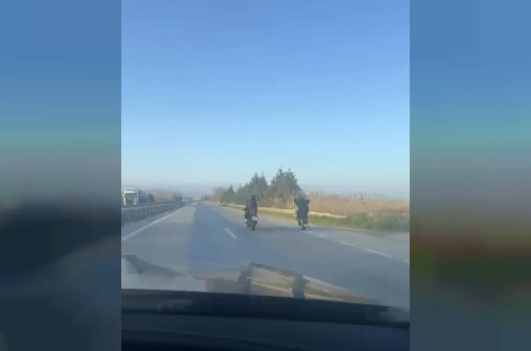 Bursa’da motosiklet sürücülerinin tehlikeli yolculuğu kamerada