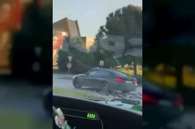 Bursa’da otomobil böyle drift attı