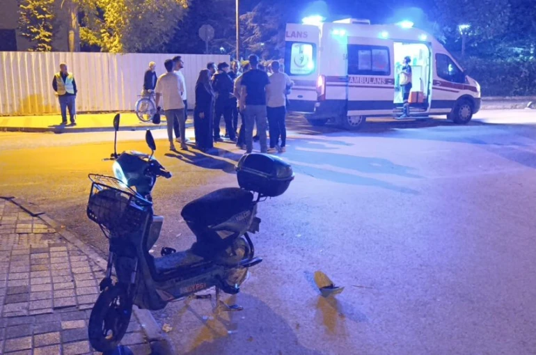 Bursa’da otomobille elektrikli bisiklet çarpıştı: 1 ağır yaralı