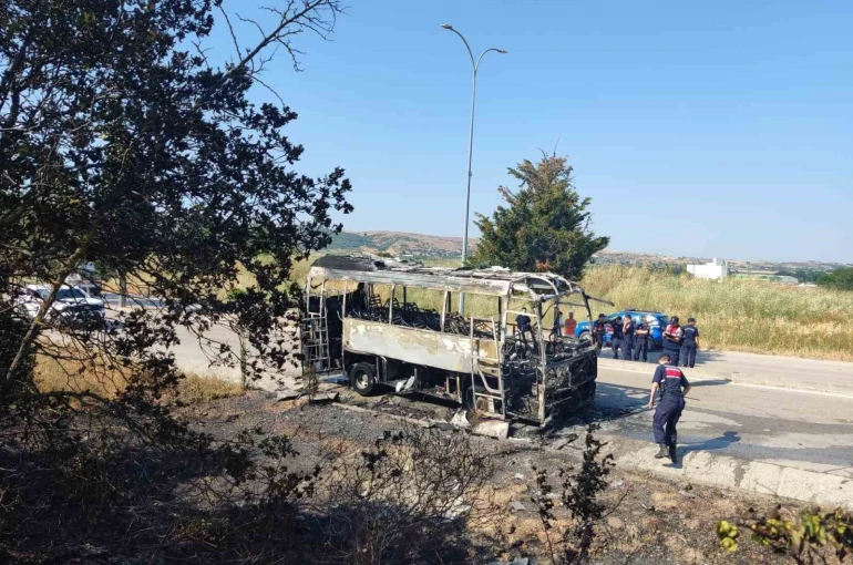 Bursa’da servis otobüsü alevlere teslim oldu
