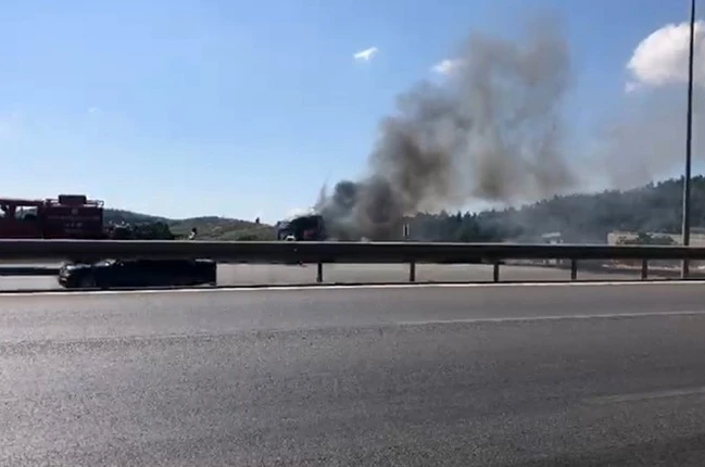 Bursa’da seyir halindeki tır alev topuna döndü