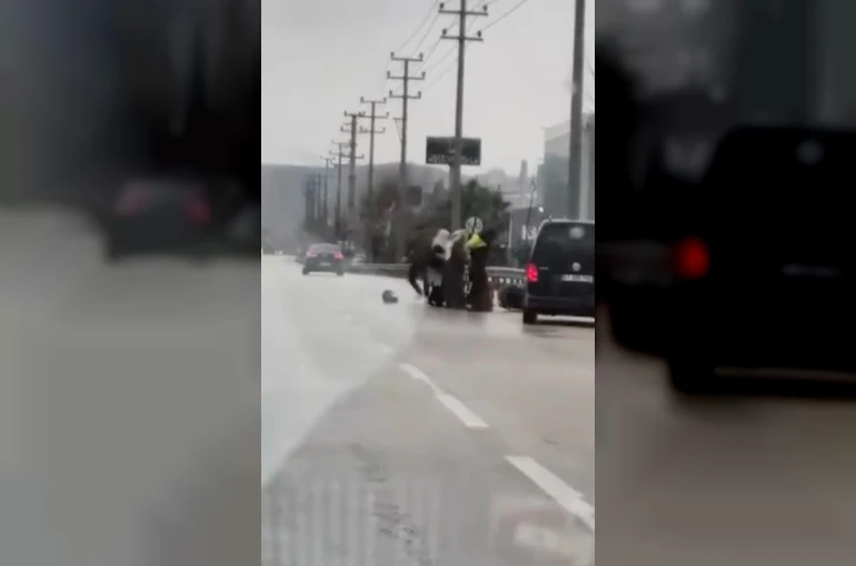 Bursa’da tartıştığı kuryeyi dövdü: O anlar kameraya yansıdı