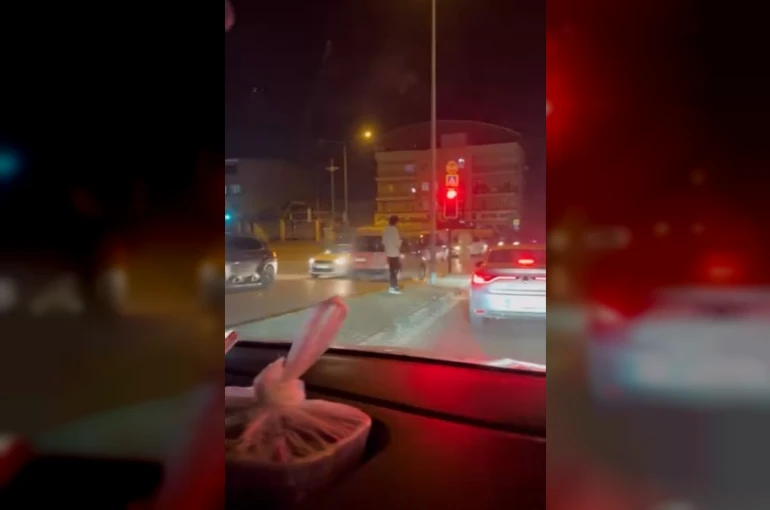 Bursa’da ters şeride giren hafif ticari araç trafiği tehlikeye attı