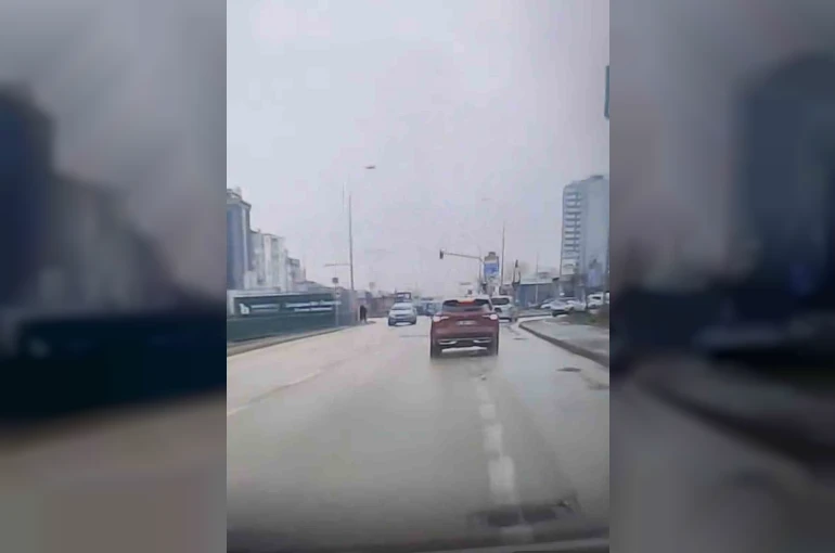 Bursa’da ters yöne giren otomobil paniğe neden oldu
