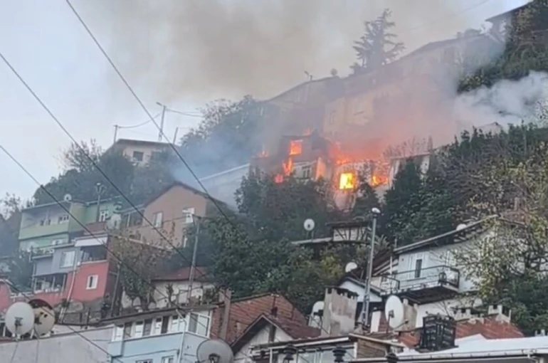 Bursa’da yanan 2 katlı evin 78 yaşındaki sahibi kayıp