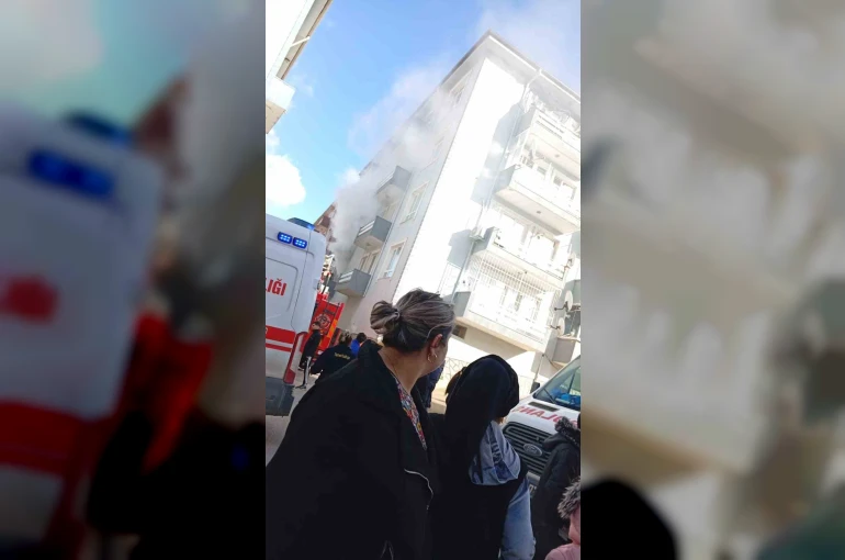 Bursa’da yangın faciası...Yatalak adam alev kapanında kaldı