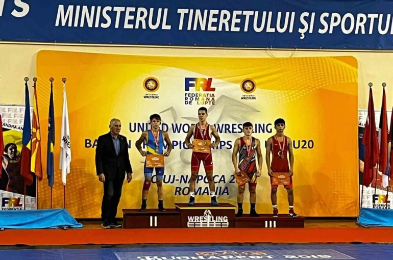 Bursalı güreşçilerden 2 madalya
