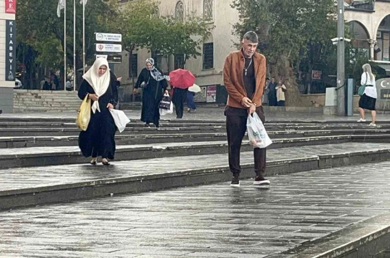 Bursalılar yağmura hazırlıksız yakalandı