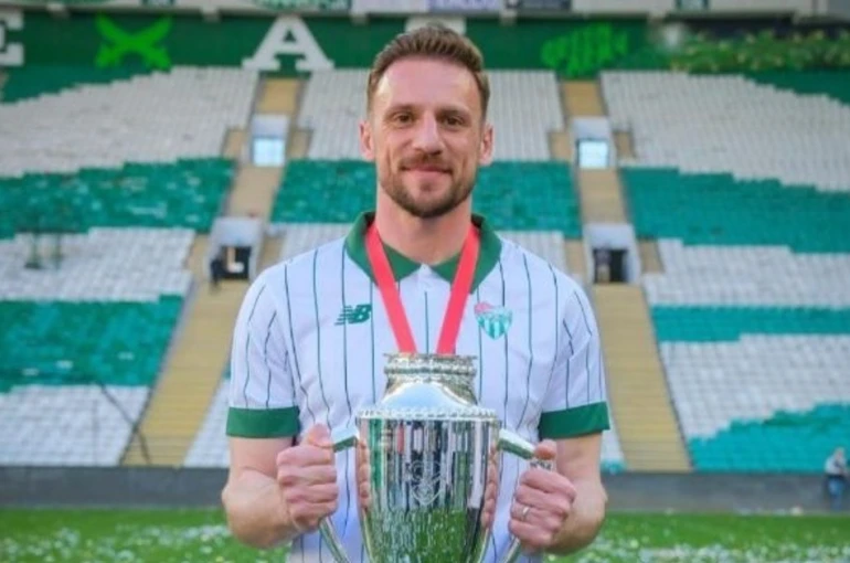 Bursaspor’da Anıl Atağ’ın sözleşmesi uzatıldı