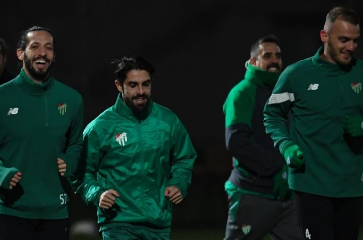 Bursaspor’un Antalya kampı başladı