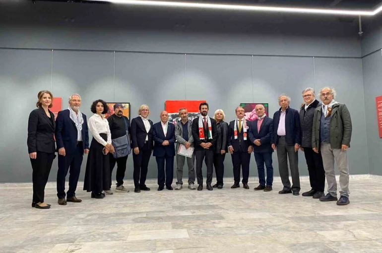 ‘’Bütün Renkler Gazze’ye’ Bağış Sergisi sanatseverlerle buluştu