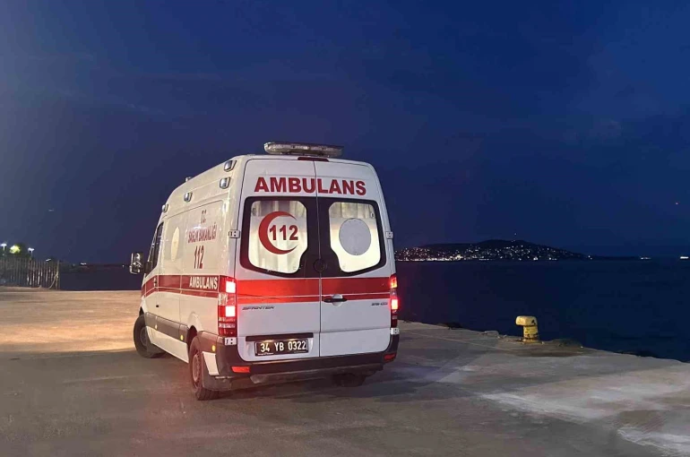 Büyükada’daki yangında 4 kişi dumandan etkilendi