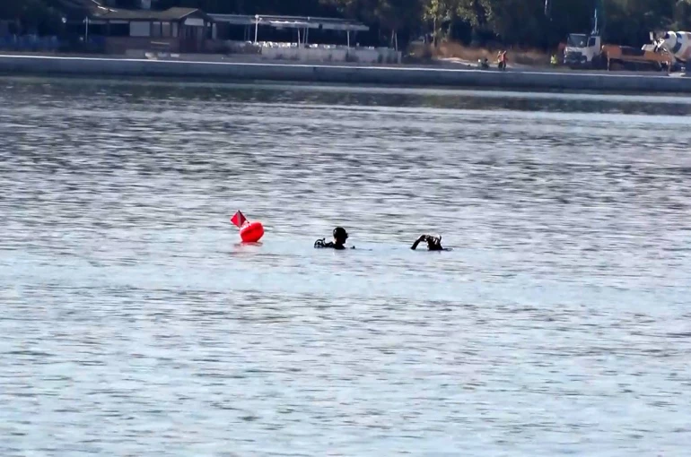 Büyükçekmece’de denizde bir kişi kayboldu iddiasıyla başlatılan arama 3’üncü gününde de devam etti