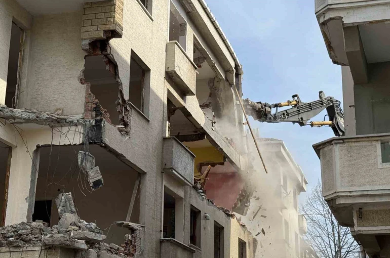 Büyükçekmece’de depremde yıkılma riski bulunan 5 binada kentsel dönüşüm