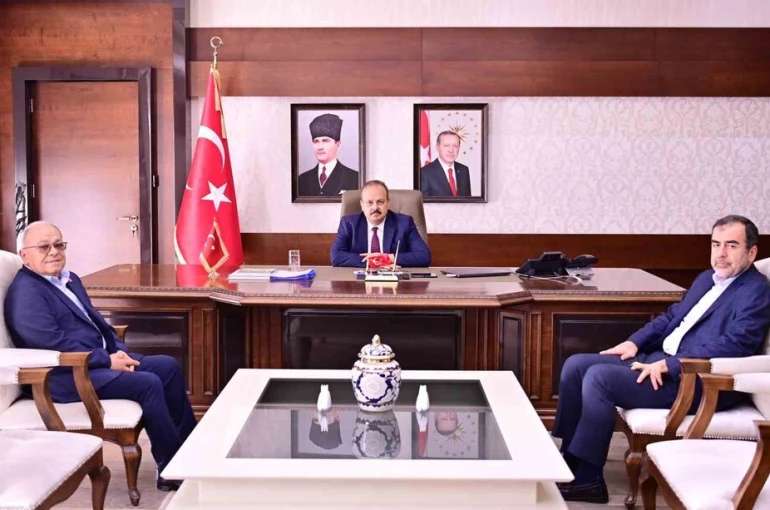 Büyükşehir Belediye Meclisi toplantısı öncesi Vali Canbolat, AK Parti ve CHP İl Başkanlarını ağırladı
