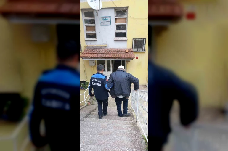 Büyükşehir Belediyesi, zorlu hava şartlarında da kimseyi yalnız bırakmıyor 