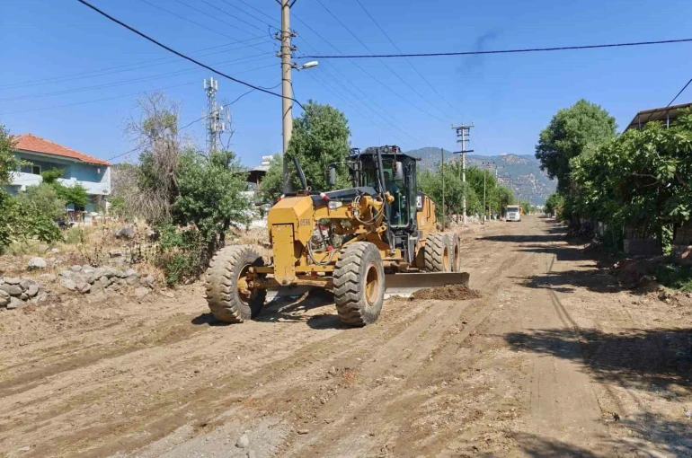 Büyükşehir ekipleri 17 ilçede sahada