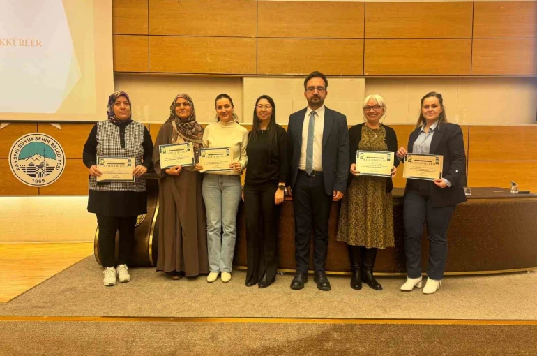Büyükşehir, organik tarım eğitimi alan kursiyerlere sertifikalarını verdi