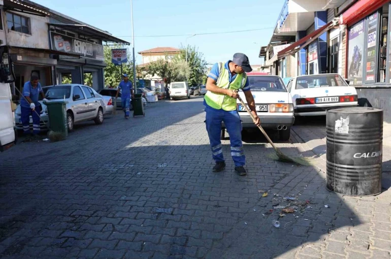 Büyükşehir sanayi sitelerinde temizlik çalışması gerçekleştirdi