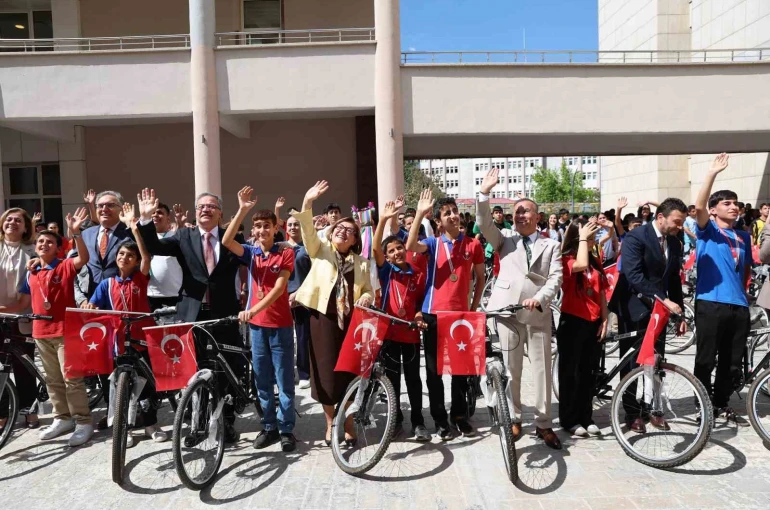 Büyükşehir’den "2024-2025 Sezonu Okul Sporları Enleri" programı