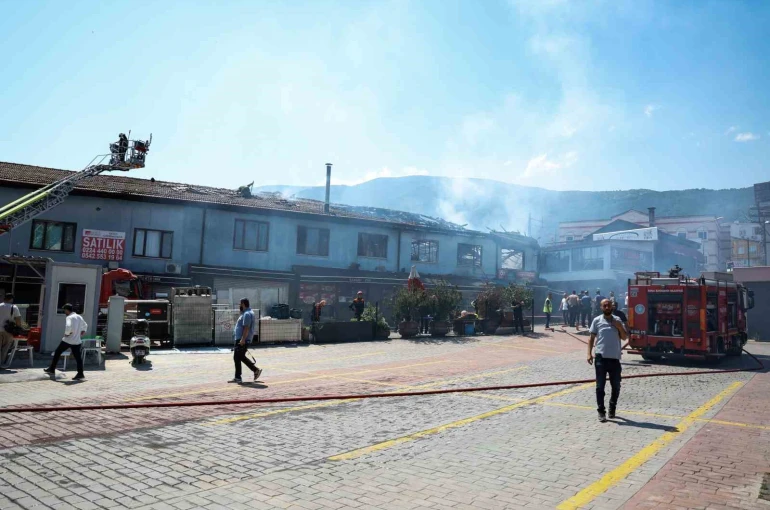 Büyükşehir’den Kayhan’daki yangına hızlı müdahale