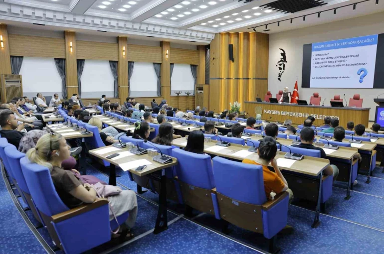 Büyükşehir’den ‘Nesilden Nesil’e Geleceğin İnşası Aile’ konulu kurum içi eğitim