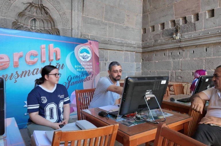 Büyükşehir’in ücretsiz LGS tercih danışmanlığına yoğun ilgi: Veli ve öğrencilerden tam not