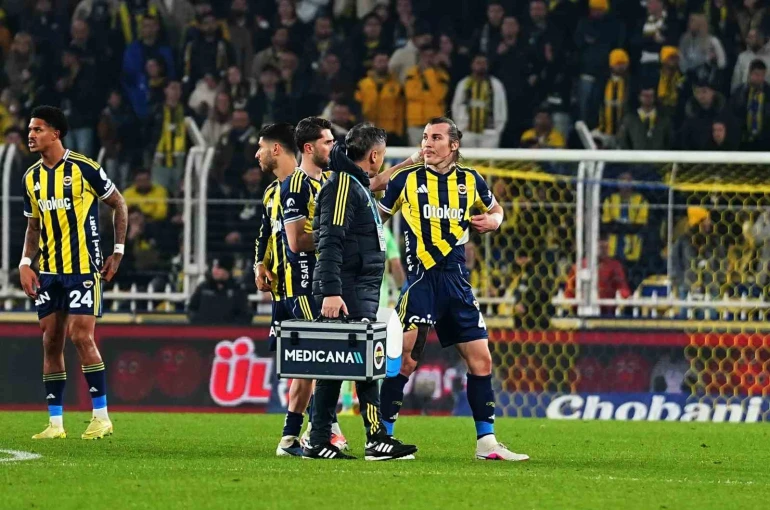Çağlar Söyüncü ve Oosterwolde, Kasımpaşa maçının ilk yarısında sakatlanarak çıktı