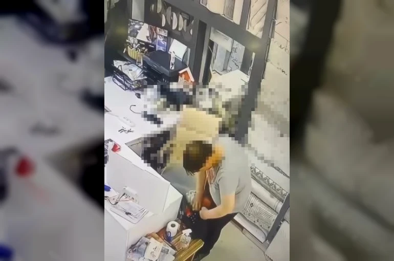 Çaldığı çantayla kaçan zanlı kısa sürede yakalandı