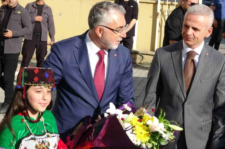 Çalışma Bakanı Işıkhan Ardahan’da