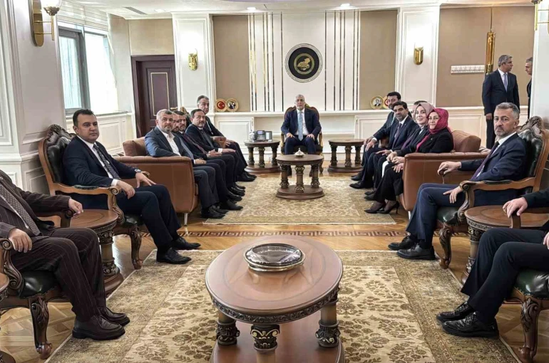 Çalışma ve Sosyal Güvenlik Bakanı Işıkhan Karabük’te