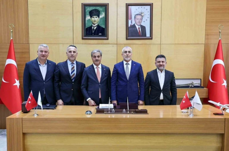 Çalışma ve Sosyal Güvenlik Bakanı Işıkhan Sakarya’da