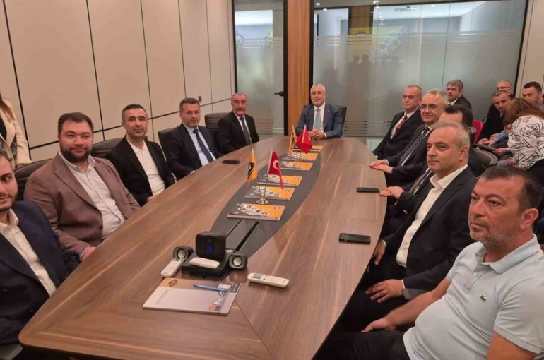Çalışma ve Sosyal Güvenlik Bakanı Işıkhan’dan Silivri’de fabrika ziyareti