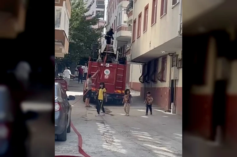 Çamaşır makinesinden çıkan yangına itfaiye müdahale etti