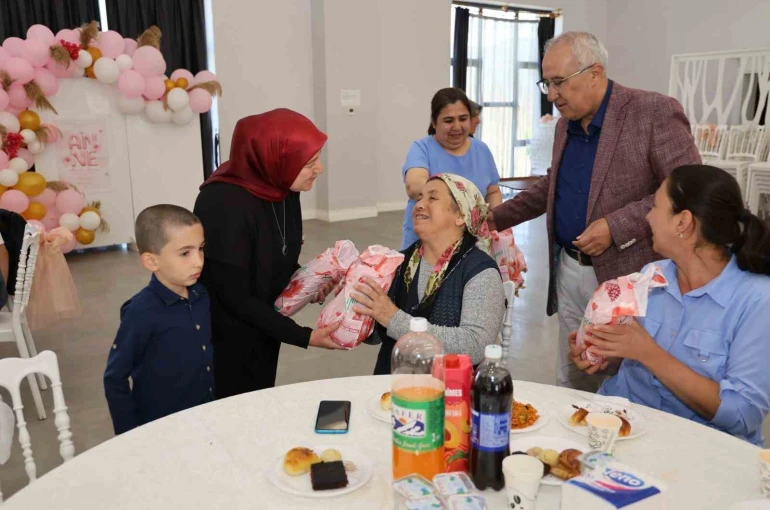 Çameli Belediyesi annelere özel etkinlik düzenledi