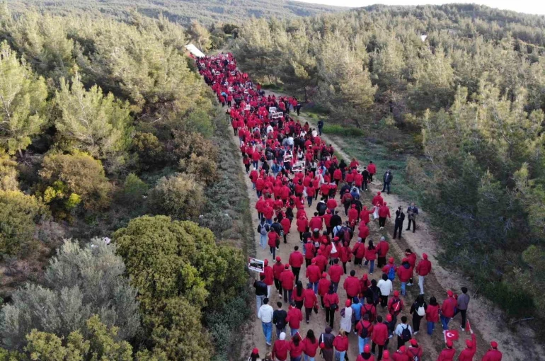 Çanakkale’de binlerce kişi, 57’nci Alay’ın izinde yürüdü