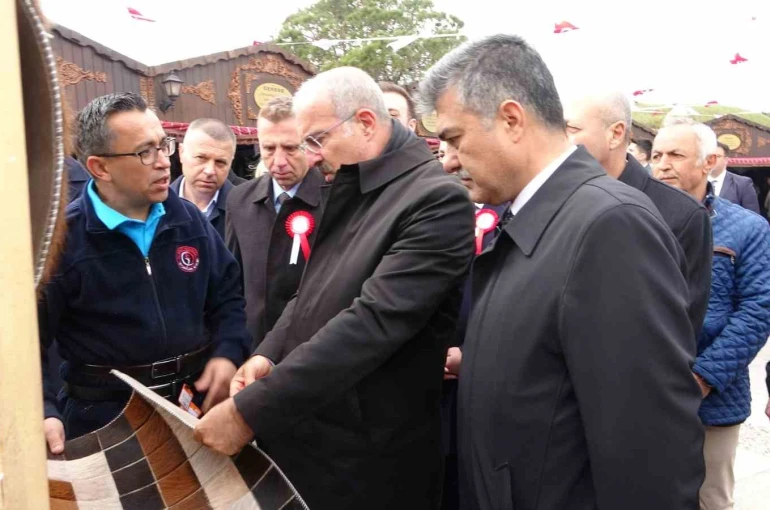 Çanakkale’de ‘İşyurtları Ürün ve El Sanatları Fuarı’ açıldı