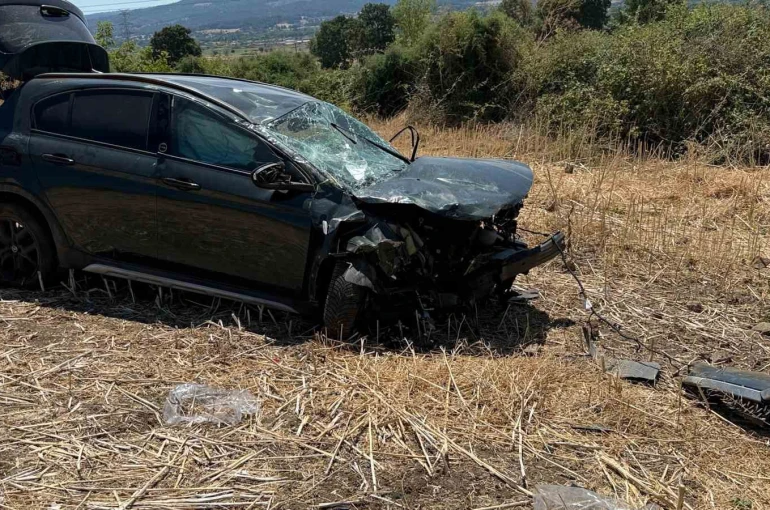 Çan’da otomobil tarlaya uçtu: 2 yaralı