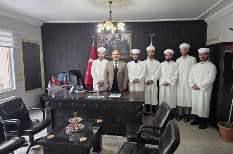 Çan’da yeni atanan din görevlilerine sarık ve cübbe giydirme merasimi düzenlendi