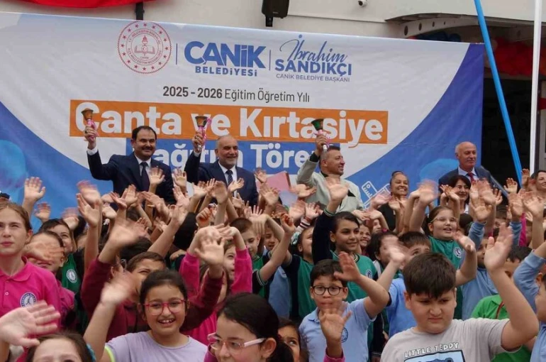 Canik Belediyesi’nden 2 binin üzerinde öğrenciye çanta ve kırtasiye desteği