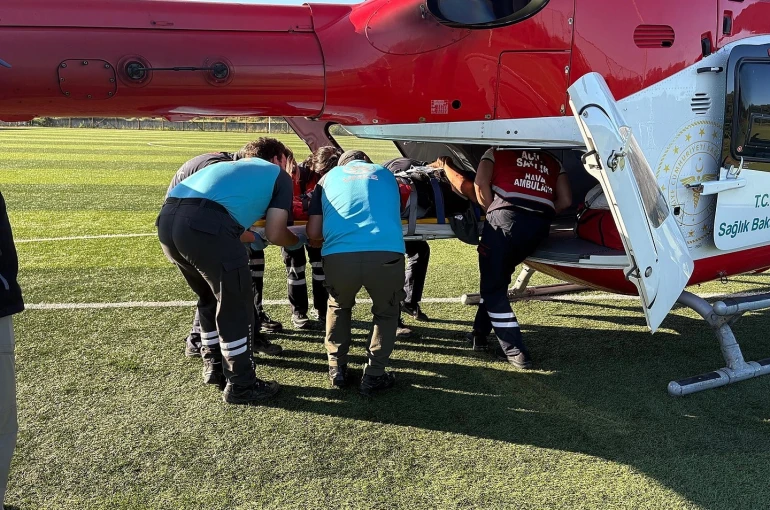 Çatalca’da yamaç paraşütü kayalıklara çarptı, 1’i çocuk 2 kişi yaralandı