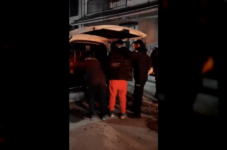 Çatılardan atlayarak izini kaybettirmeye çalıştı, polis ekiplerinden kaçamadı