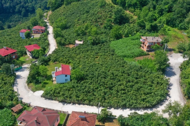 Çaybaşı’nda grup yolu betonla buluşturuluyor