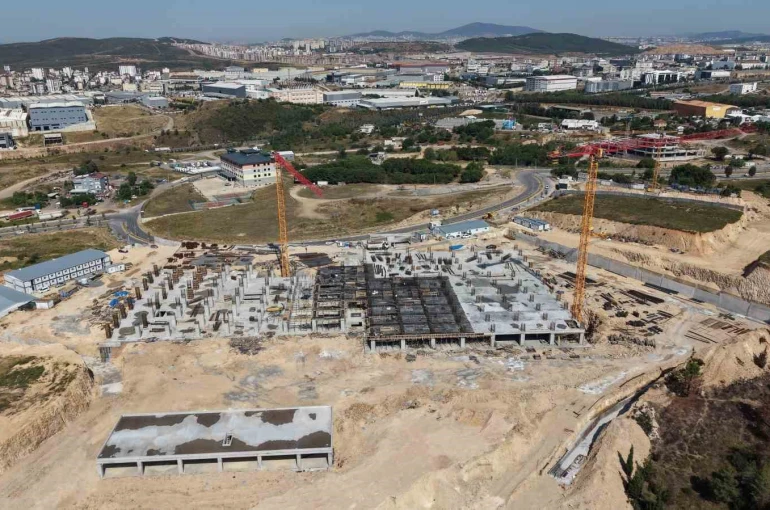 Çayırova Devlet Hastanesi’nin inşaatı yükseliyor