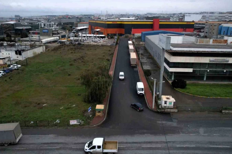 Çayırova’da hal binasına ulaşım güçlendirildi