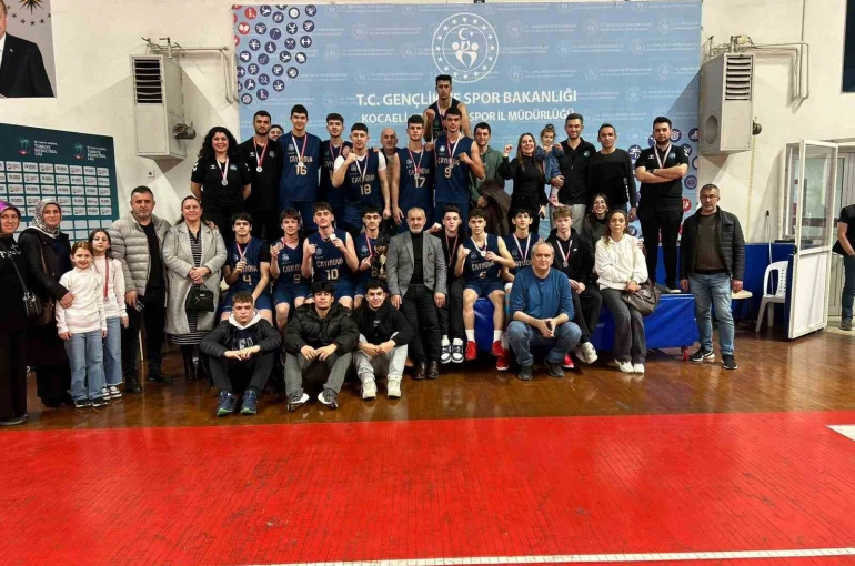 Çayırova’nın genç basketbolcuları Kocaeli ikincisi oldu