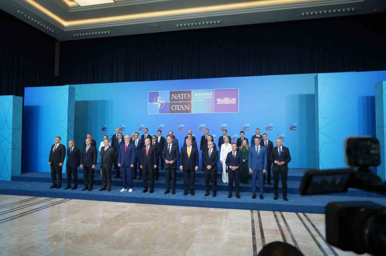 Çekya NATO’da iki liderle temsil edilen ilk ülke oldu